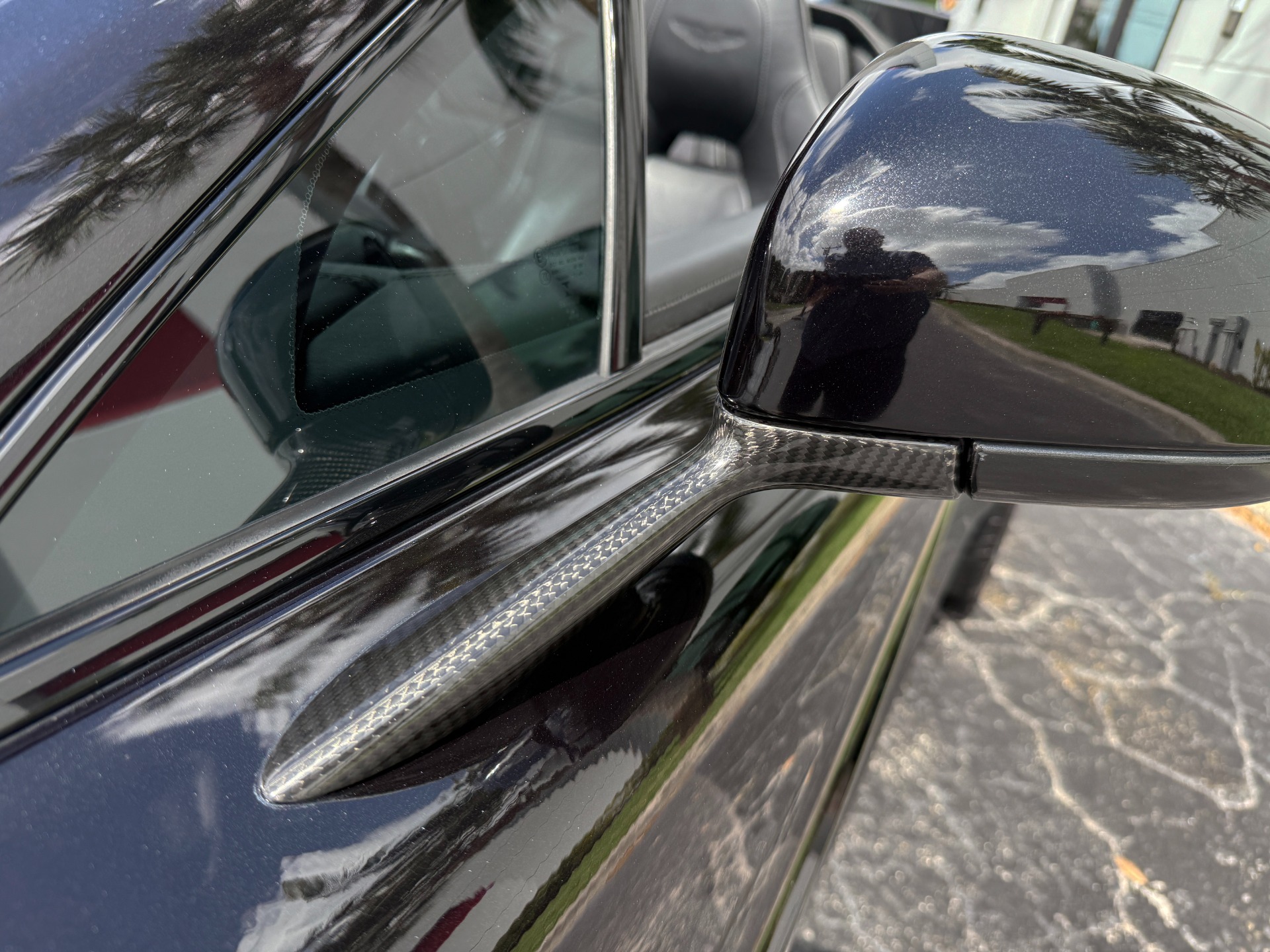 Vehicle Image 20 of 70 for 2018 Aston Martin Vanquish S