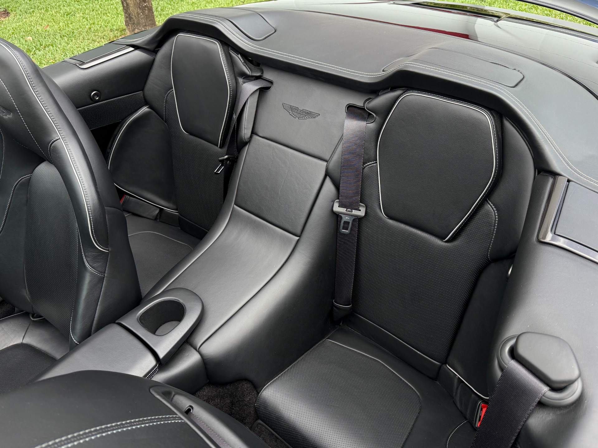 Vehicle Image 32 of 70 for 2018 Aston Martin Vanquish S