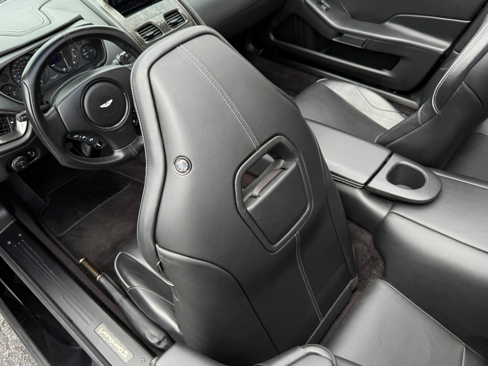 Vehicle Image 33 of 70 for 2018 Aston Martin Vanquish S