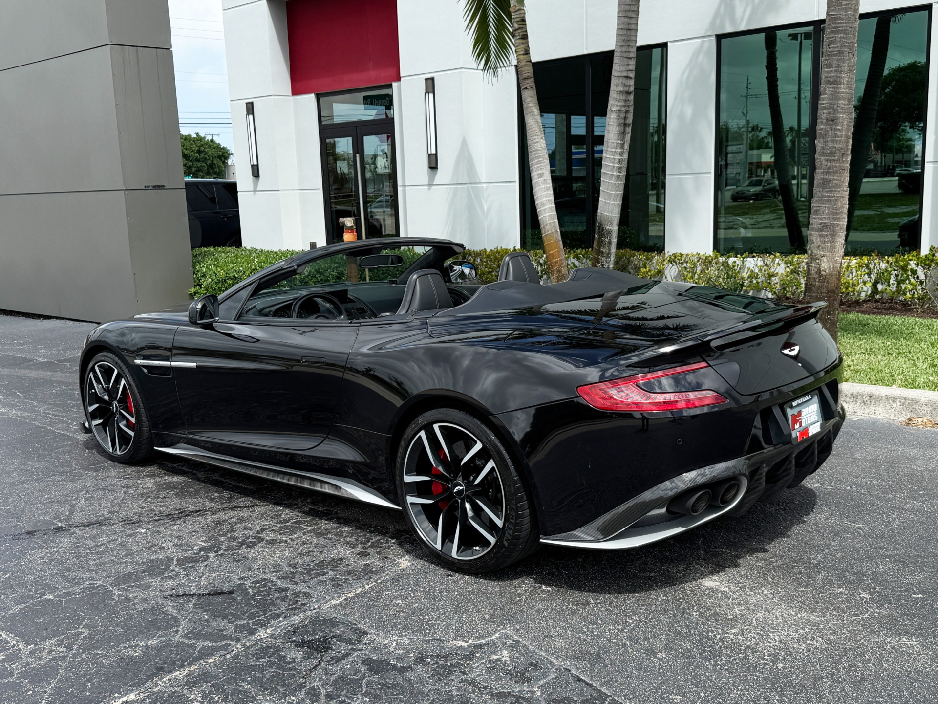 Vehicle Image 35 of 70 for 2018 Aston Martin Vanquish S