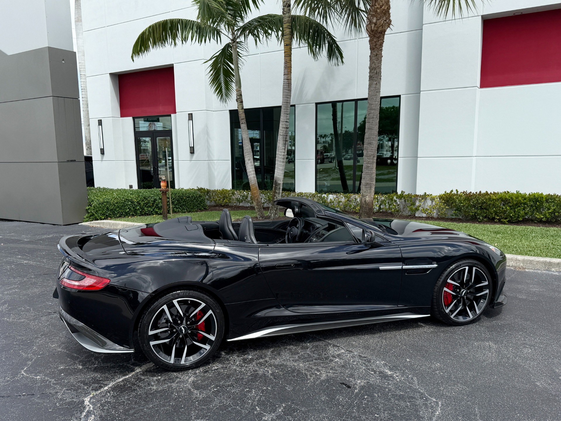 Vehicle Image 45 of 70 for 2018 Aston Martin Vanquish S