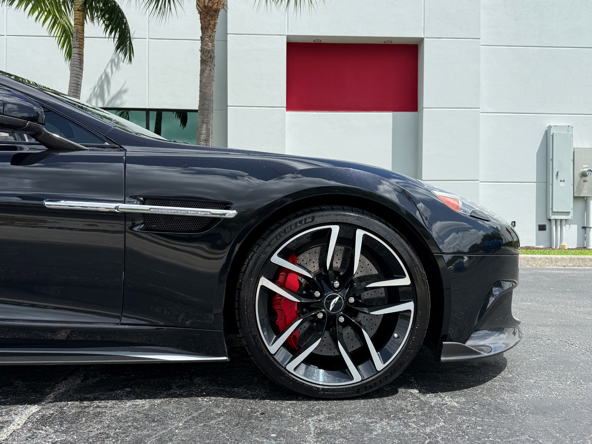 2018 Aston Martin Vanquish S - 8
