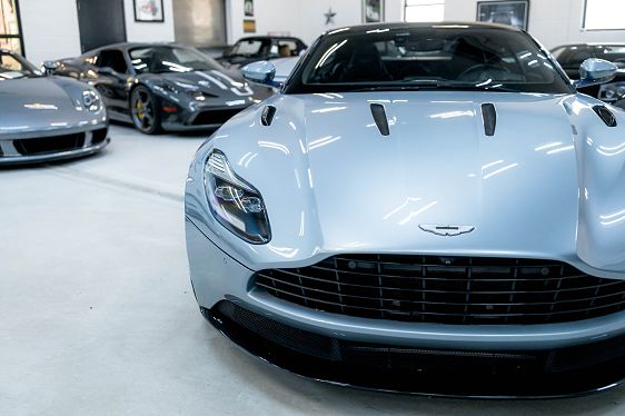 2018 Aston Martin DB11 - 13