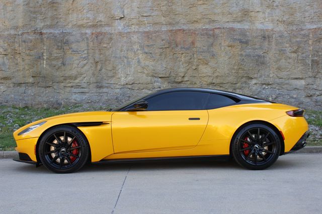 2018 Aston Martin DB11 - 11