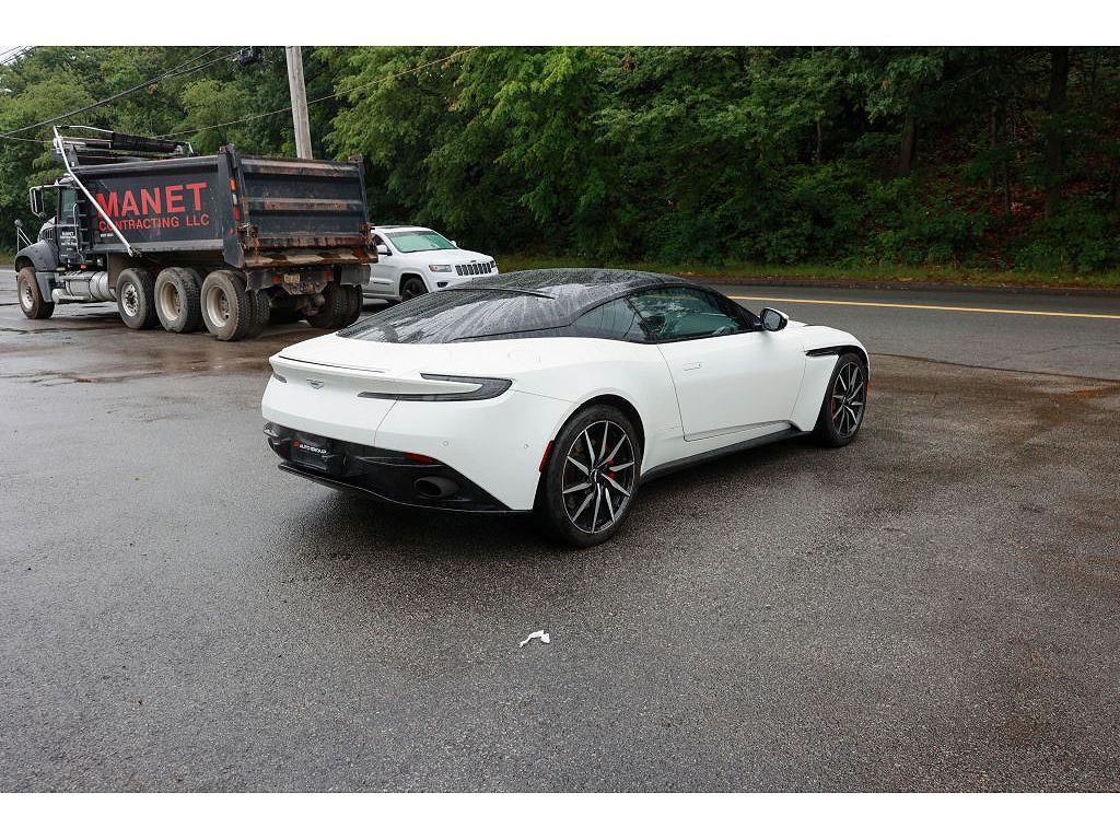 2017 Aston Martin DB11