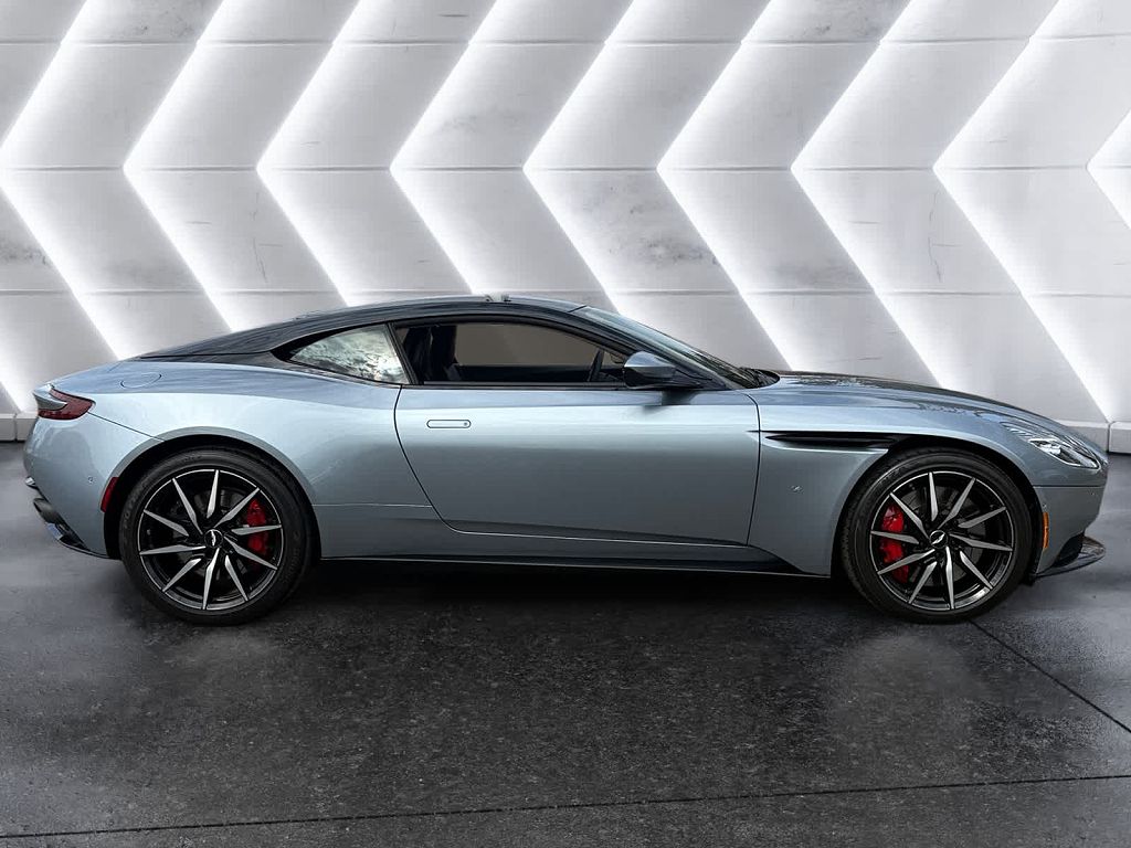 2018 Aston Martin DB11 - 2
