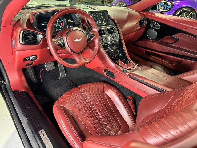 2019 Aston Martin DB11 - 17