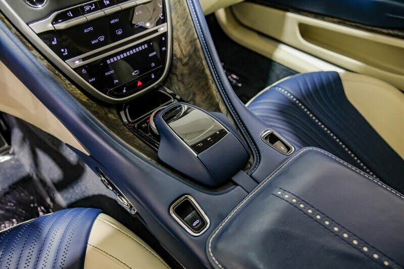 2019 Aston Martin DB11 - 24