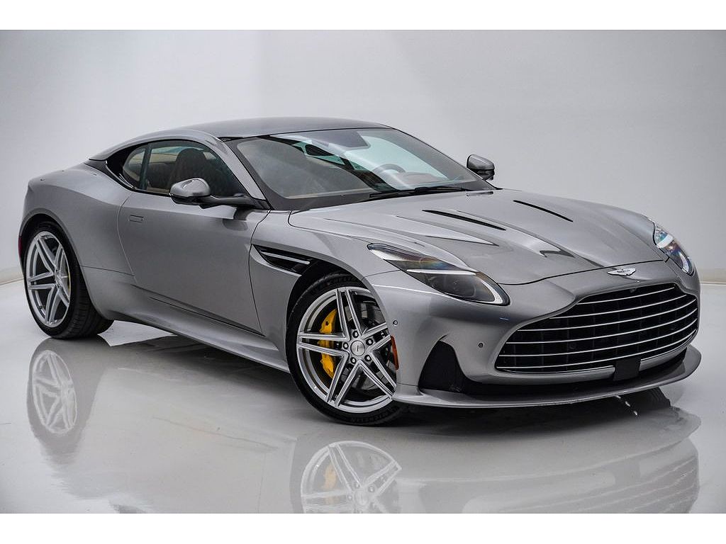 2025 Aston Martin DB12 V8