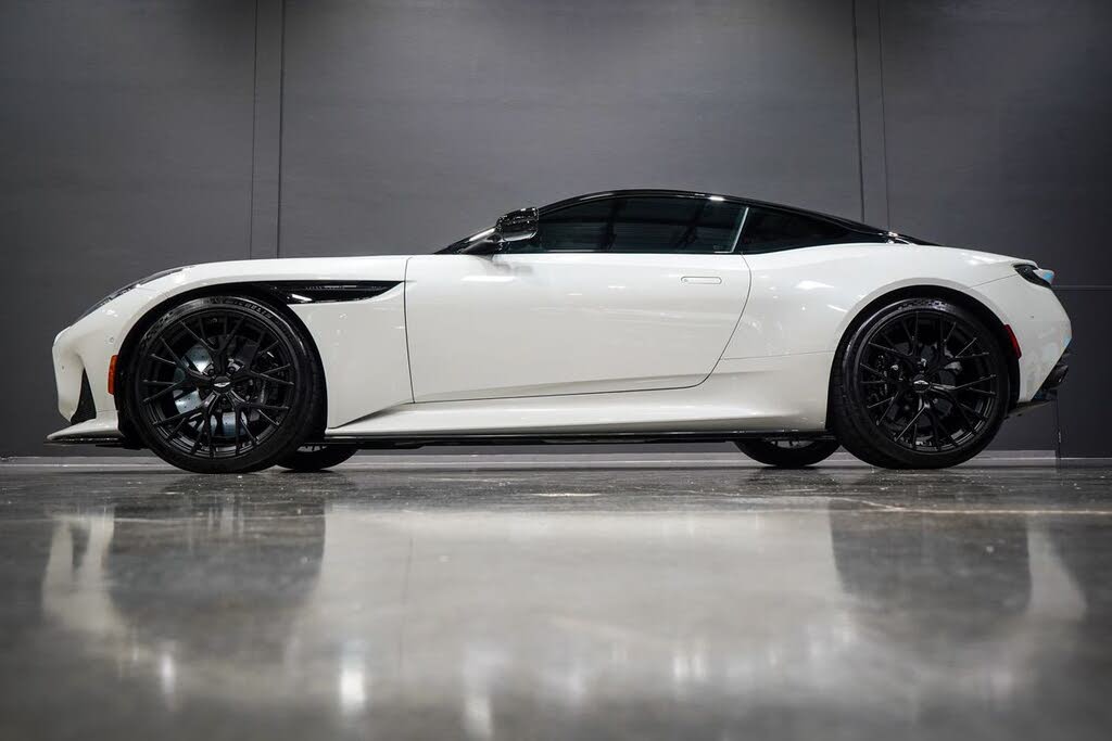 2024 Aston Martin DB12 V8