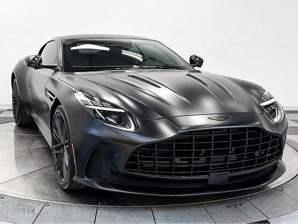 2025 Aston Martin DB12 V8