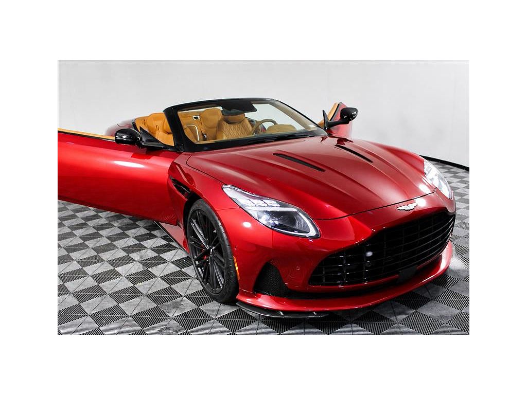 2025 Aston Martin DB12 V8 Volante