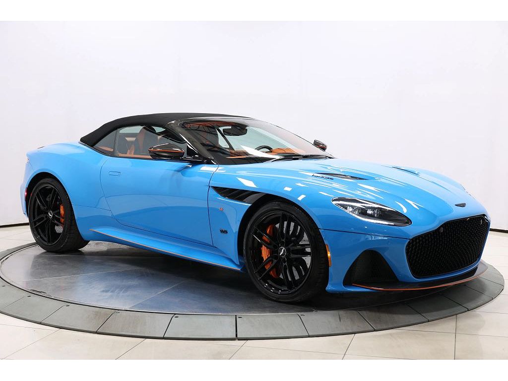 2022 Aston Martin DBS Volante