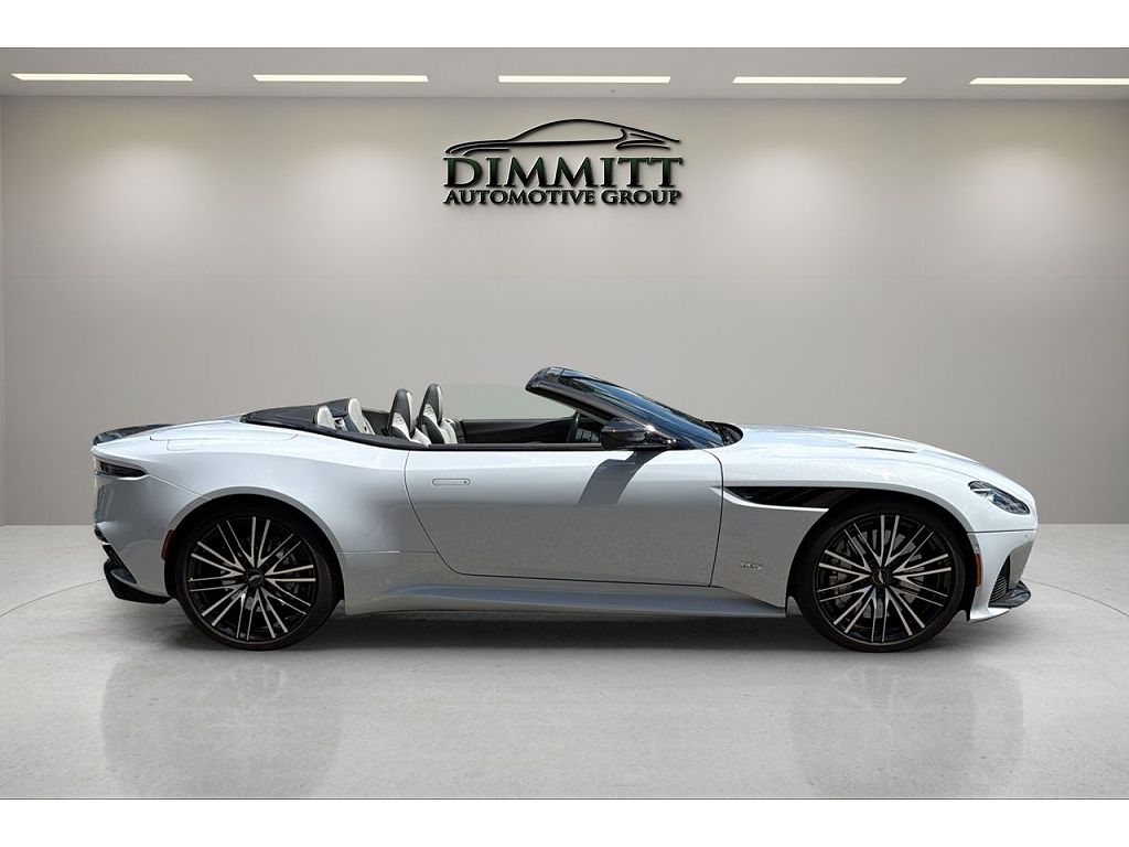 2023 Aston Martin DBS Volante