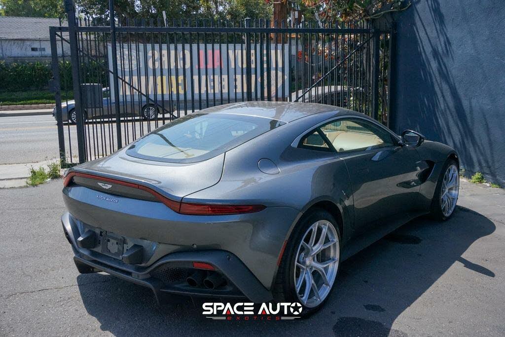 2019 Aston Martin Vantage - 11