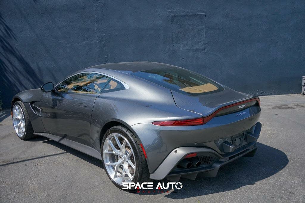 2019 Aston Martin Vantage - 12