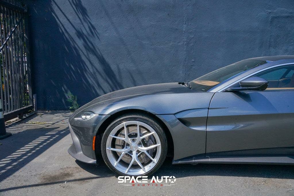 2019 Aston Martin Vantage - 8