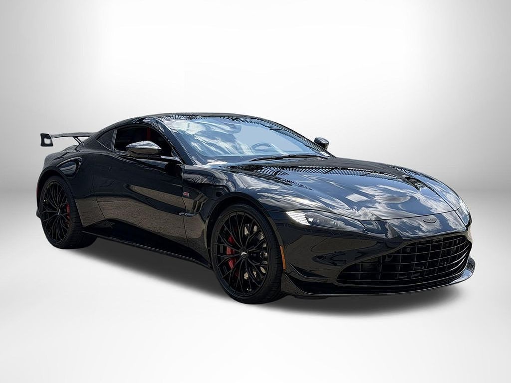 2022 Aston Martin Vantage F1