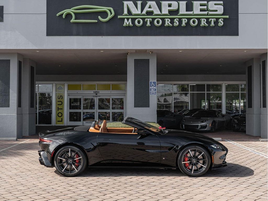 2021 Aston Martin Vantage Roadster