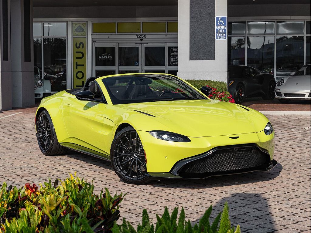 2023 Aston Martin V8 Vantage Roadster