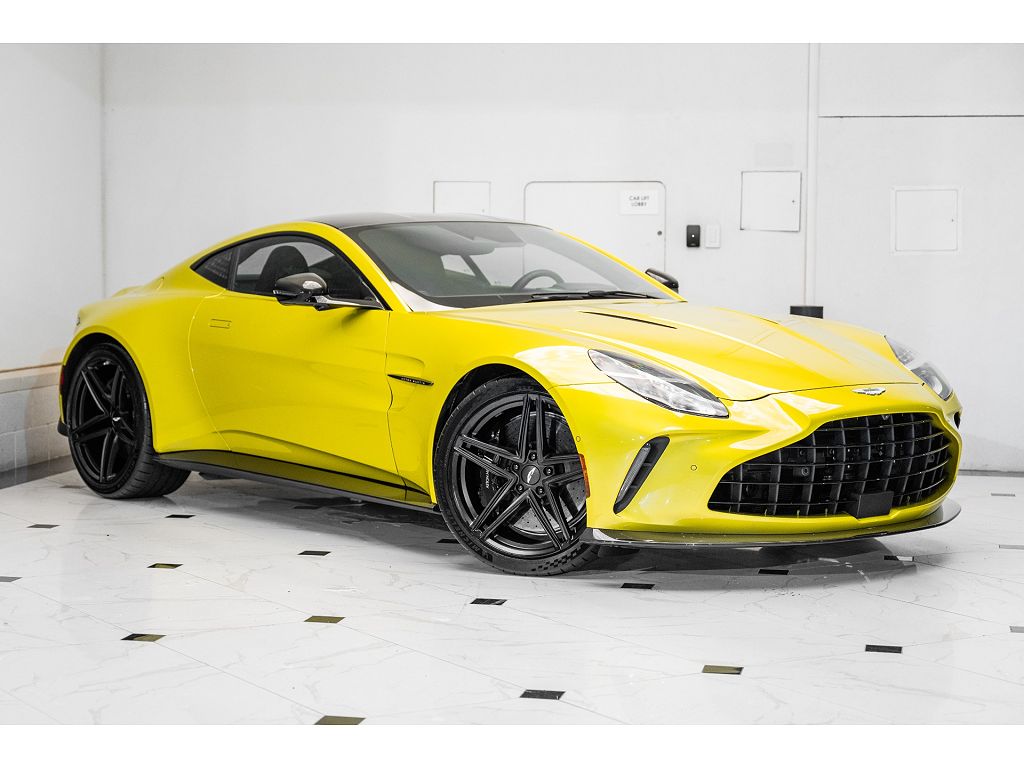 2025 Aston Martin V8 Vantage