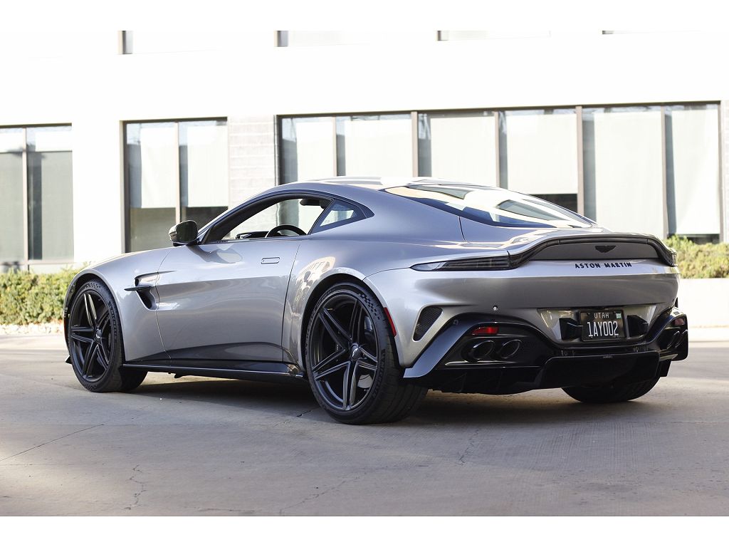 2025 Aston Martin V8 Vantage
