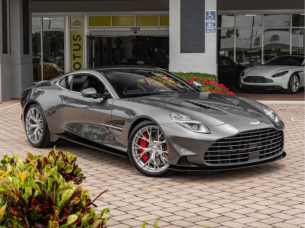 2025 Aston Martin Vanquish Unspecified