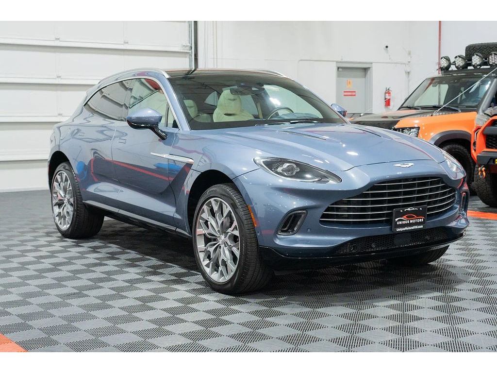 2021 Aston Martin DBX
