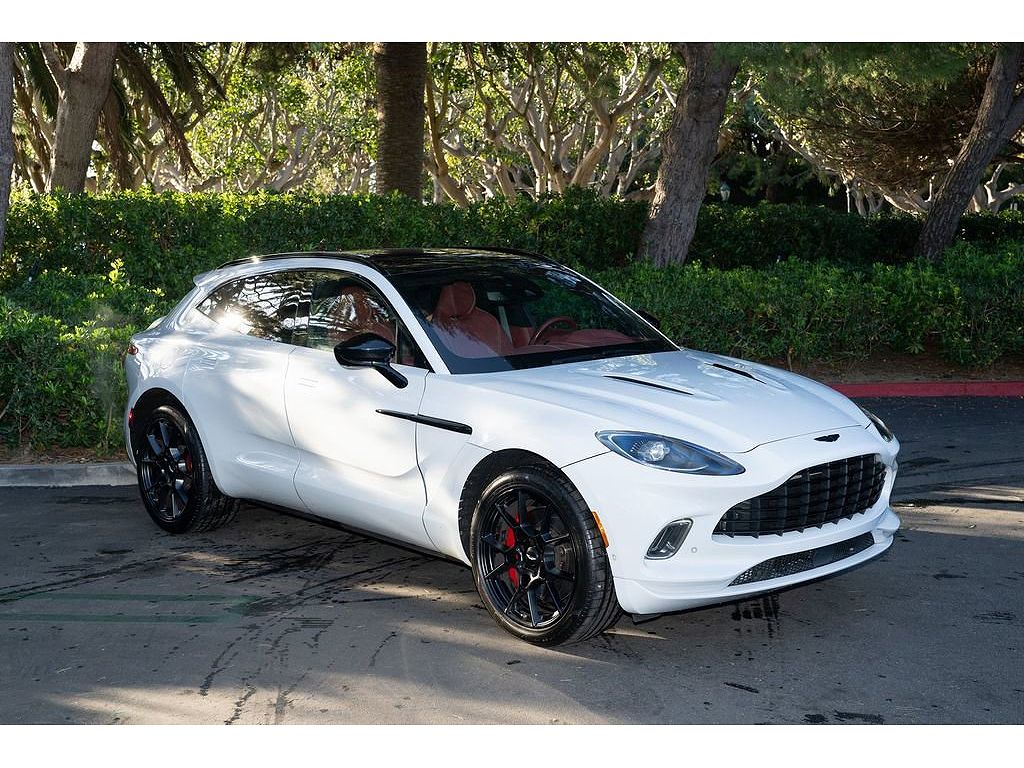 2022 Aston Martin DBX