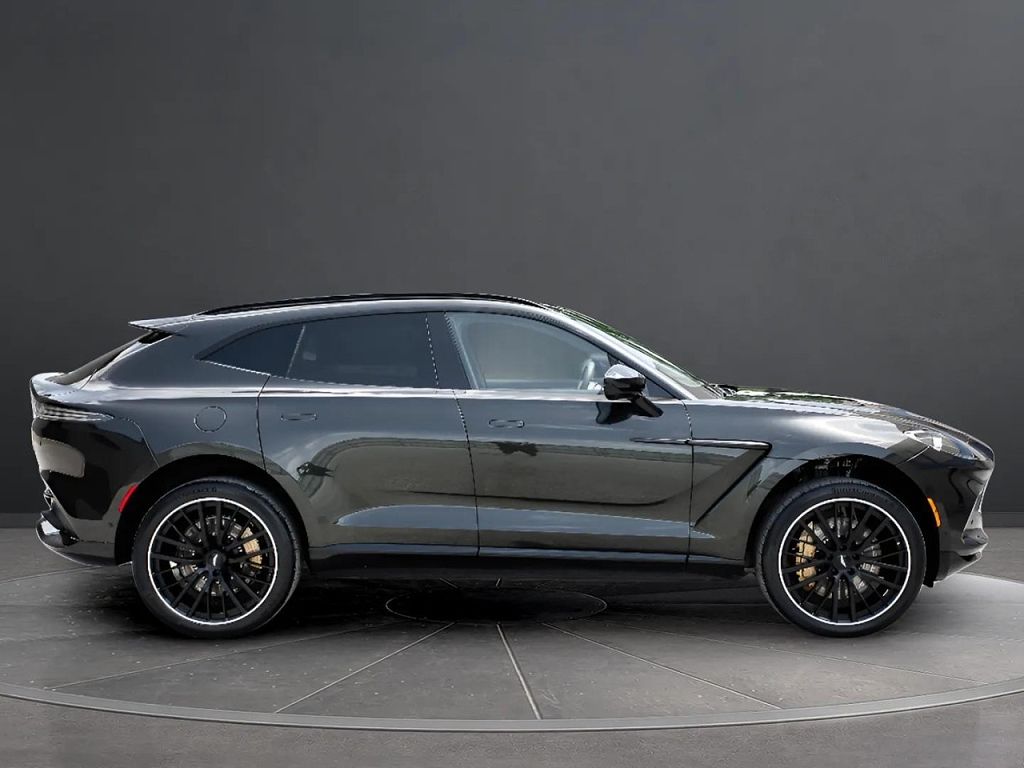 2023 Aston Martin DBX