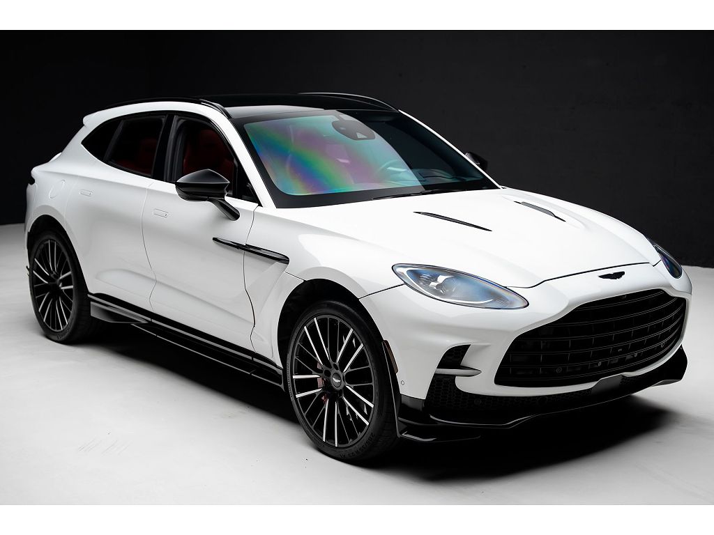 2023 Aston Martin DBX707