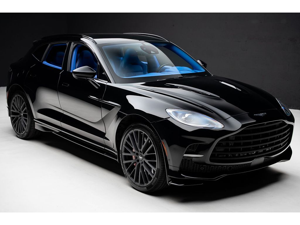 2023 Aston Martin DBX707