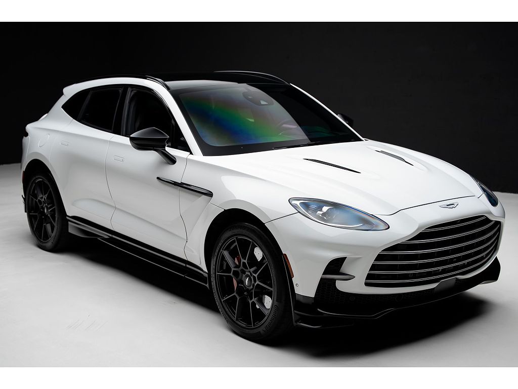 2023 Aston Martin DBX707