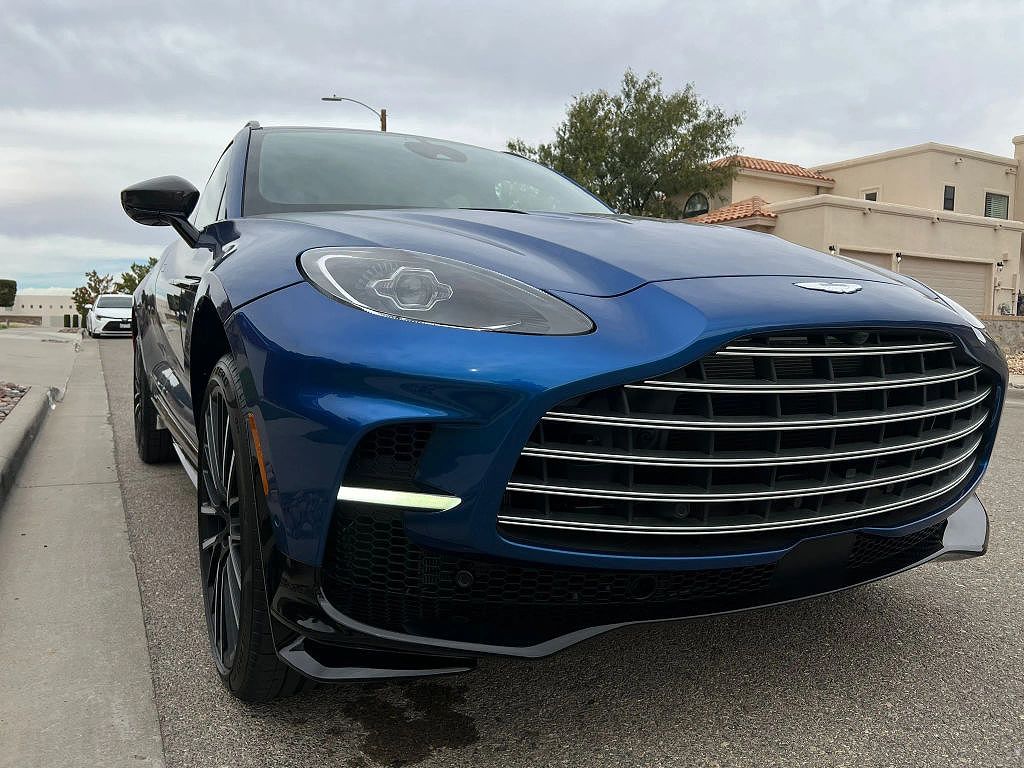 2023 Aston Martin DBX