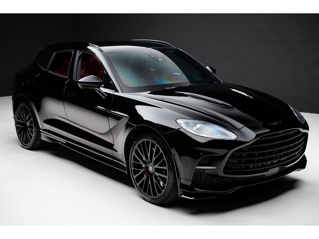 2023 Aston Martin DBX707