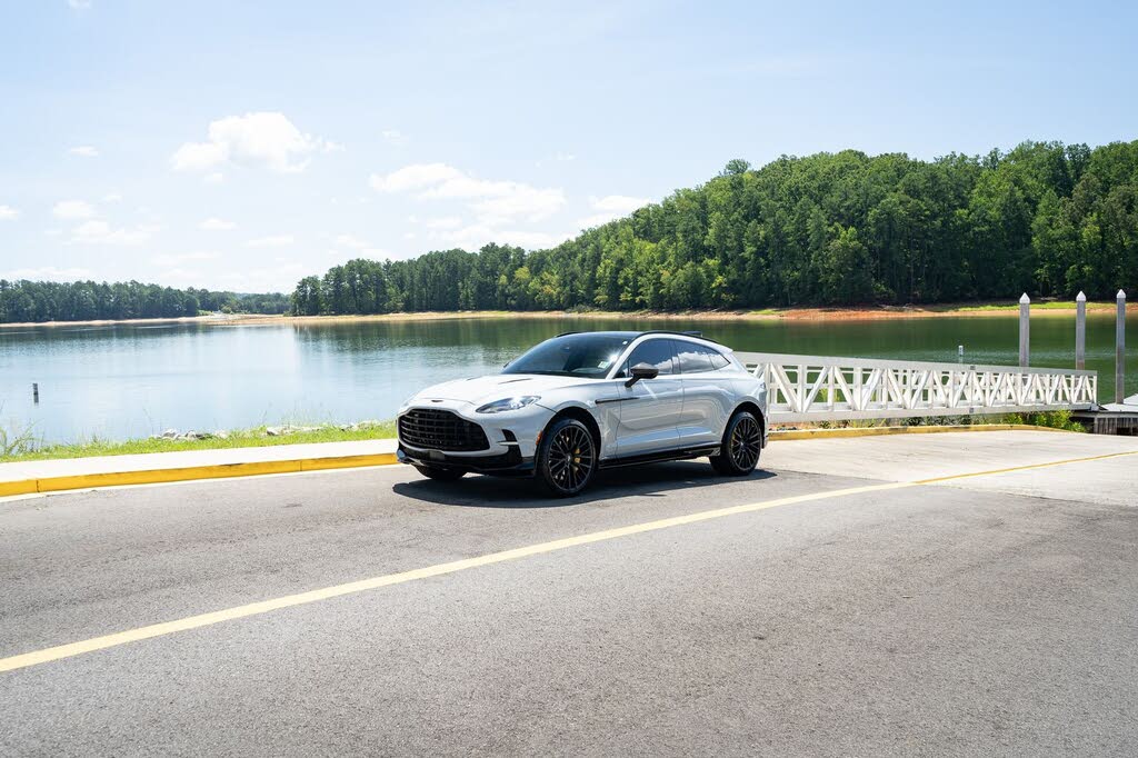2023 Aston Martin DBX707