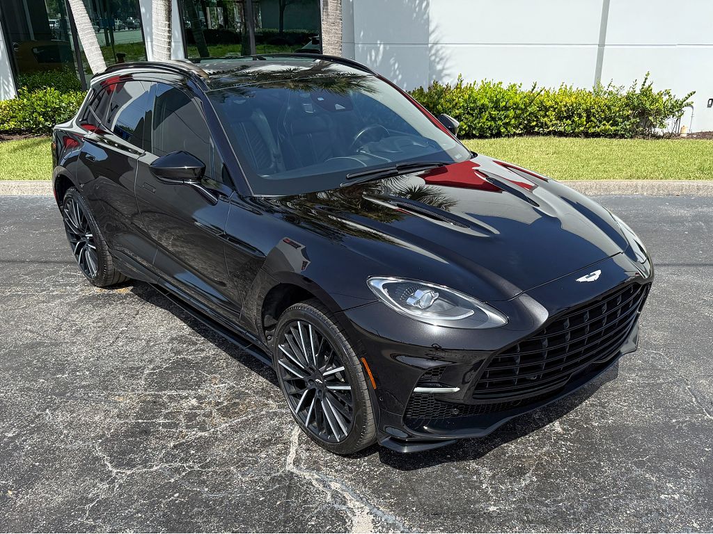 2023 Aston Martin DBX707