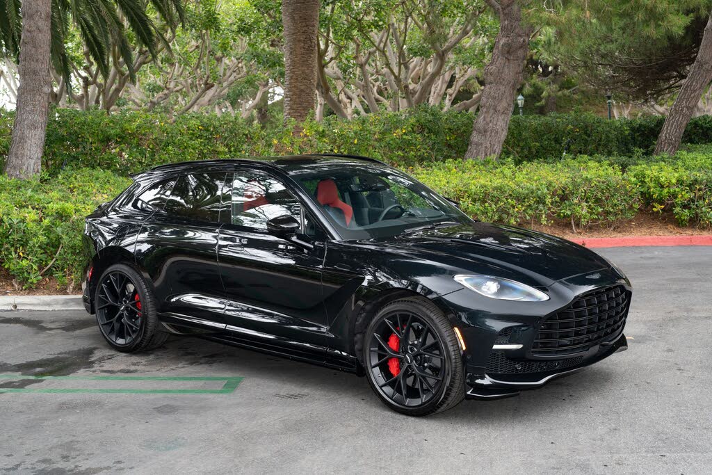 2025 Aston Martin DBX707
