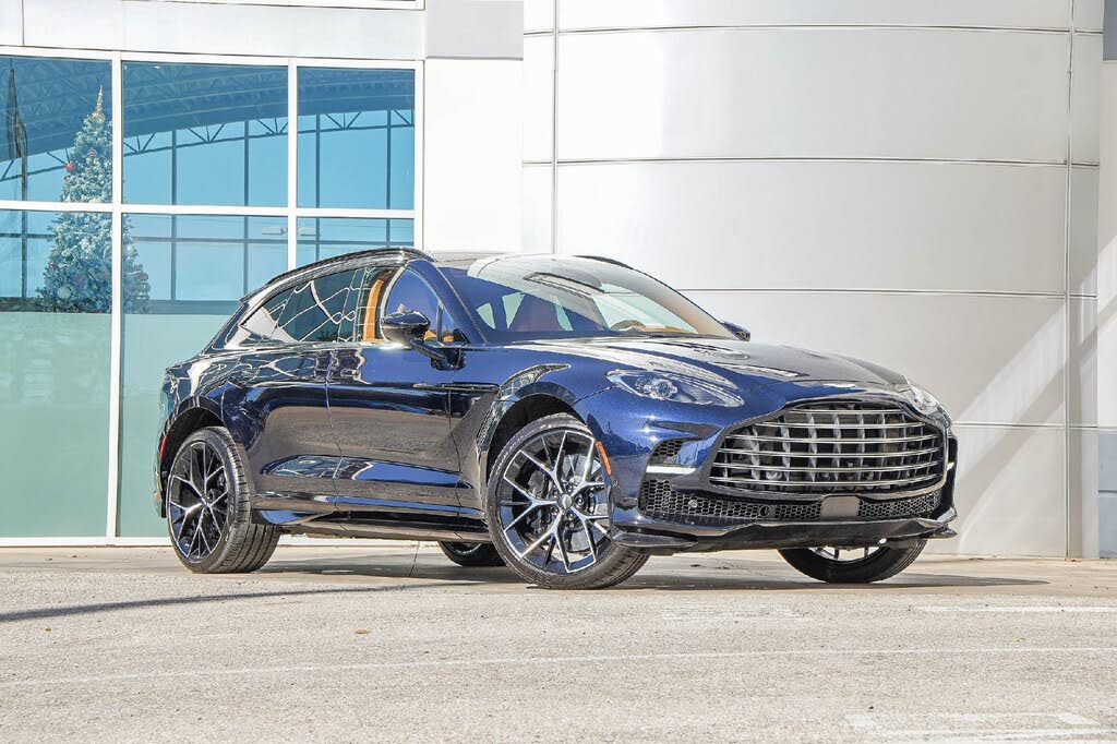 2026 Aston Martin DBX