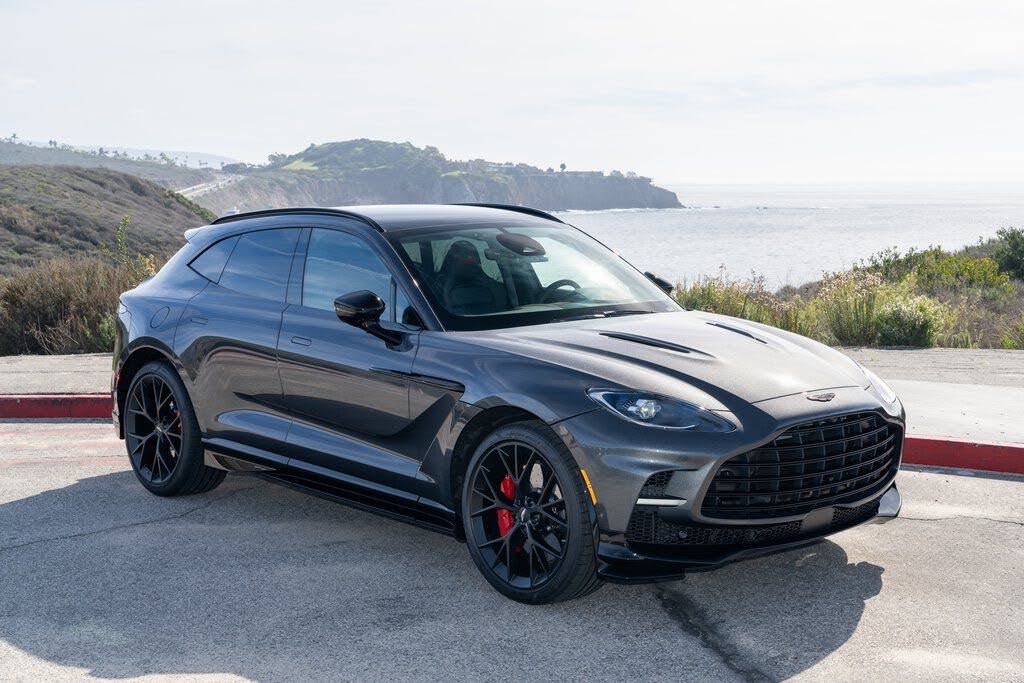 2026 Aston Martin DBX