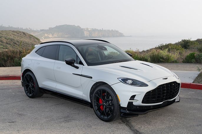 2026 Aston Martin DBX