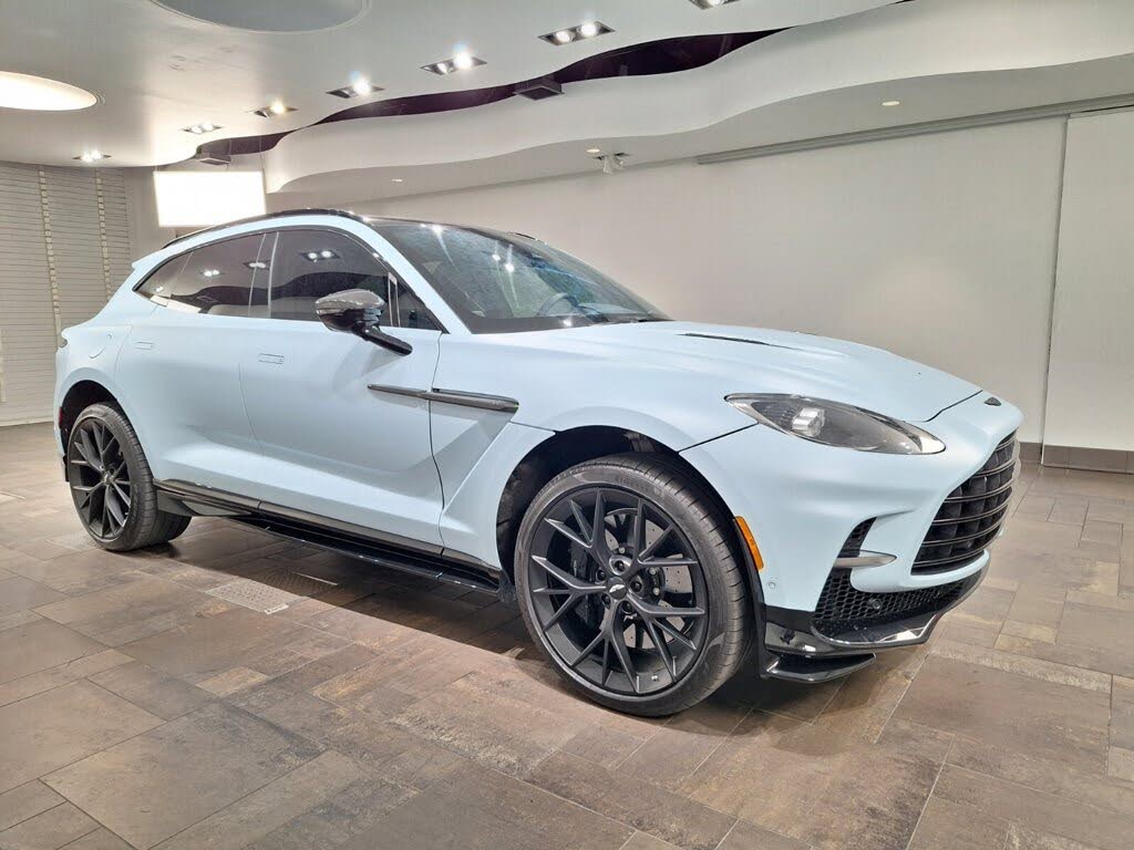 2025 Aston Martin DBX