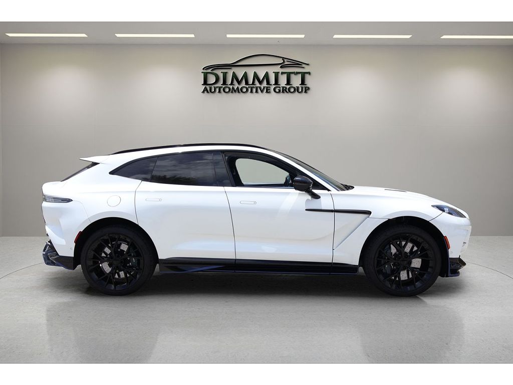 2025 Aston Martin DBX 707