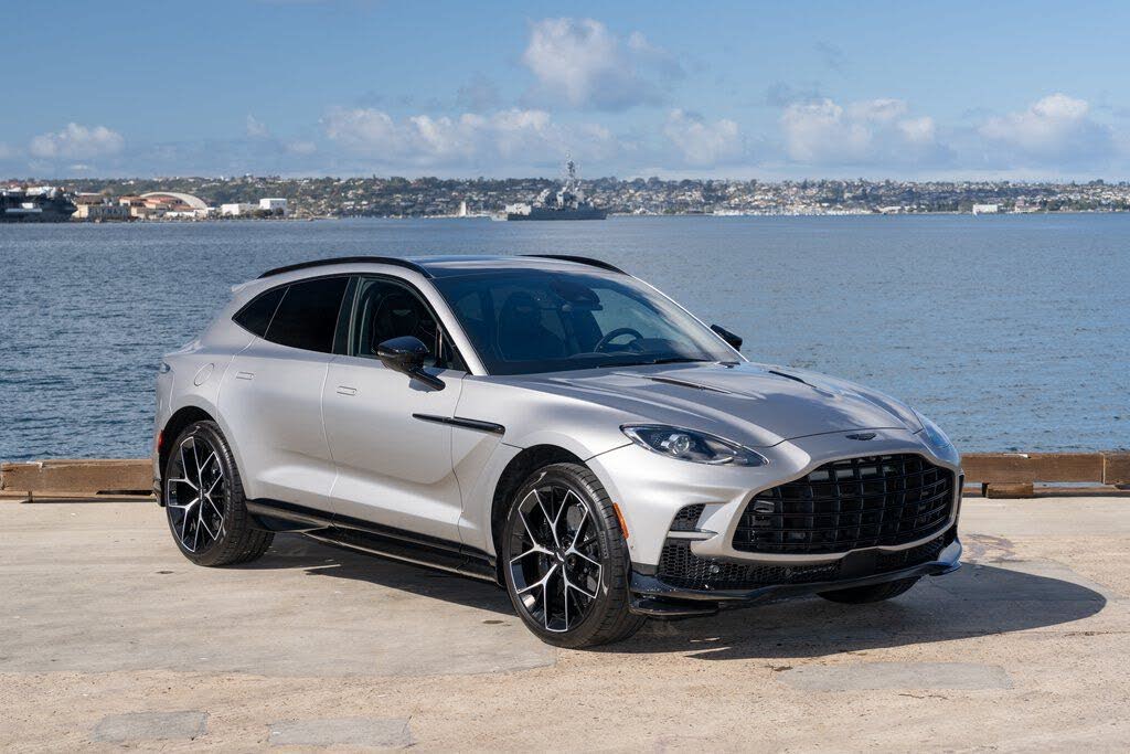 2026 Aston Martin DBX