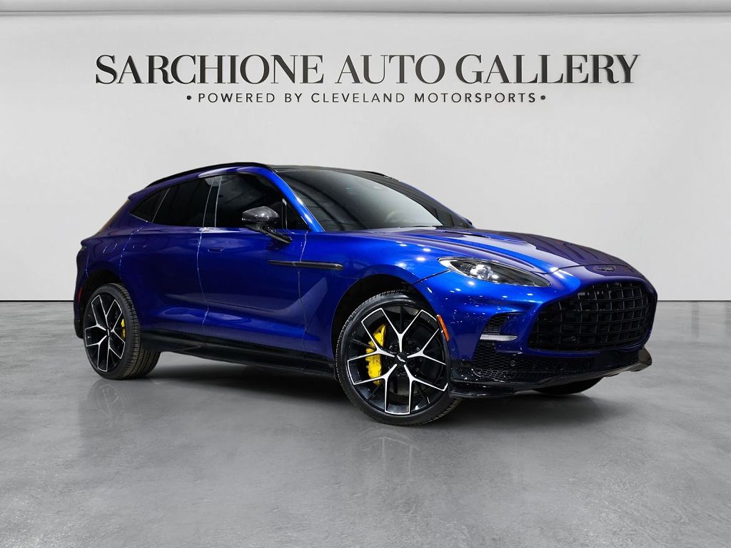 2025 Aston Martin DBX