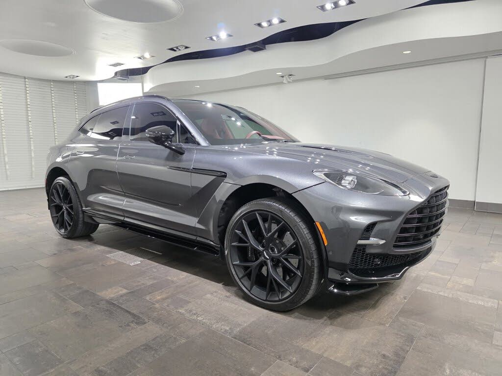 2025 Aston Martin DBX707