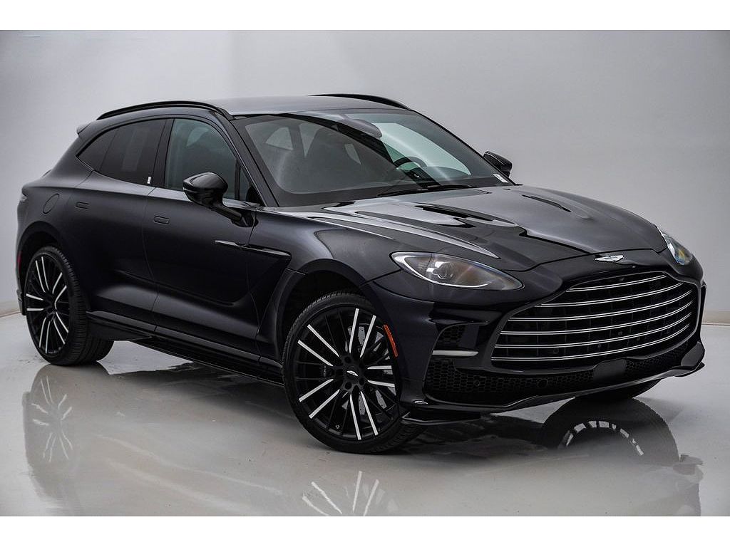 2025 Aston Martin DBX707