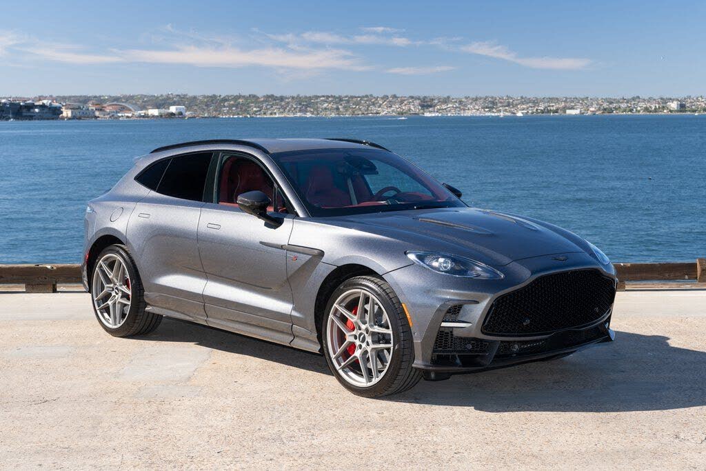 2026 Aston Martin DBX