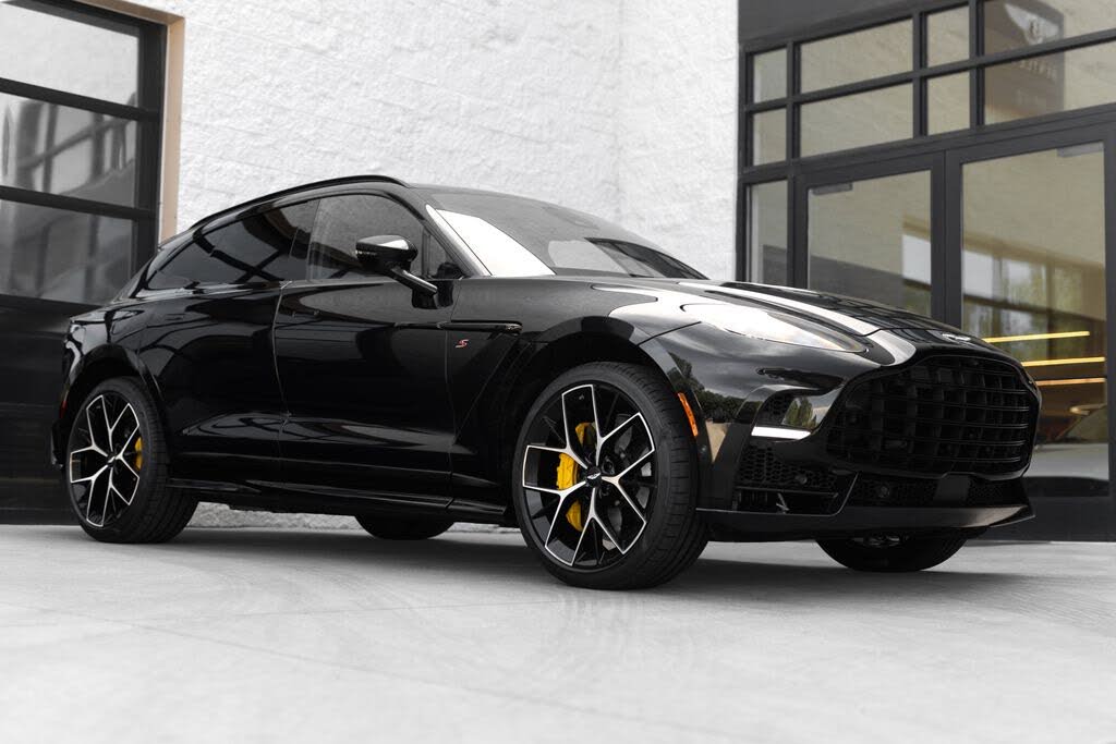 2026 Aston Martin DBX