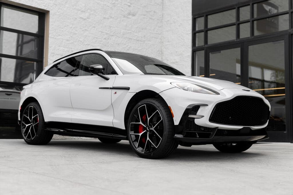 2026 Aston Martin DBX